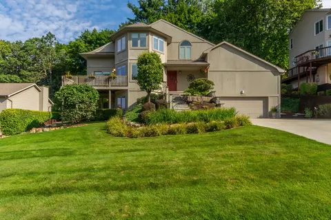 10972 Charring Cross Cir, Green Oak, MI 48189