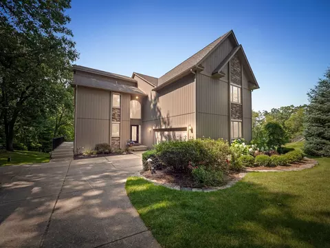 3787 Locust Dr, Oakland, MI 48363