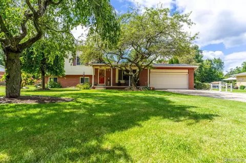 3117 Gehring Dr, Flint, MI 48506