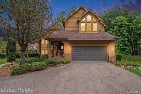 1370 S Sashabaw Rd, Brandon, MI 48462