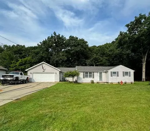 11231 Langdon Dr, Vienna, MI 48420