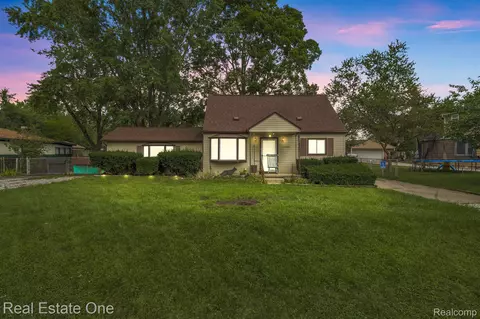 15403 Beech Daly Rd, Taylor, MI 48180