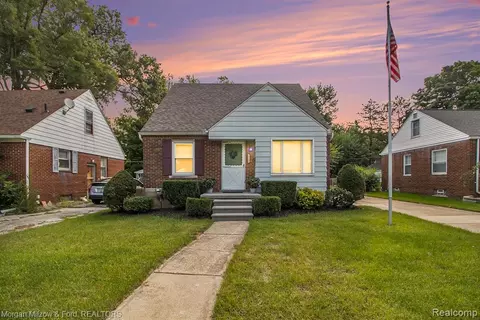 23480 Oneida St, Oak Park, MI 48237