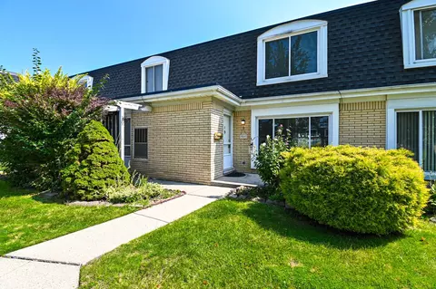 9660 City Center Dr #2, Warren, MI 48093