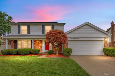 39006 Stacey Dr, Livonia, MI 48154