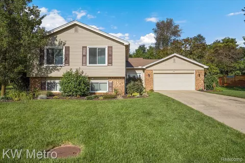 1411 Deerhurst, Rochester Hills, MI 48307