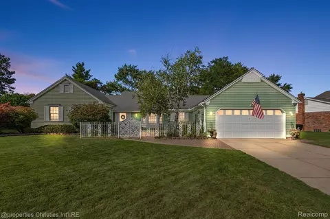 36226 Trenton, Farmington Hills, MI 48335