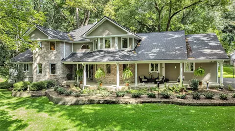 11181 Guyn Dr, Brighton, MI 48114