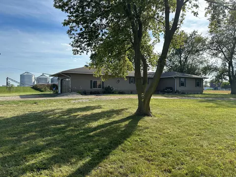 3949 Burnsline Rd, Maple Valley, MI 48416