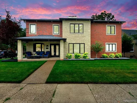 1434 Dacosta St, Dearborn, MI 48128