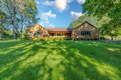 1501 Old Plank Rd, Milford, MI 48381