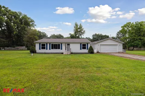 15213 Roach Dr, Argentine, MI 48451