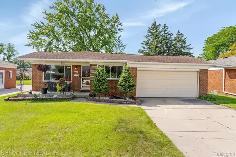 5202 Busch Ave, Warren, MI 48091