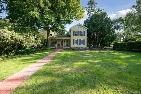 323 Benjamin St, Romeo, MI 48065