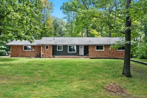 2330 Argentine Rd, Oceola, MI 48855