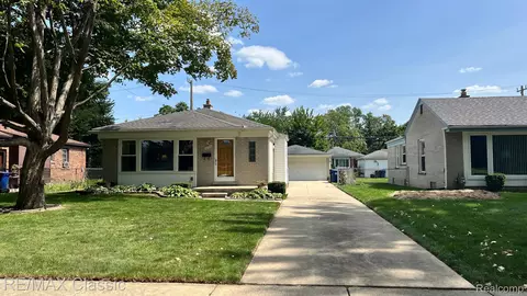 12916 Fenton, Redford, MI 48239