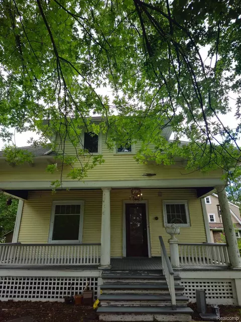 706 E 3rd St, Flint, MI 48503