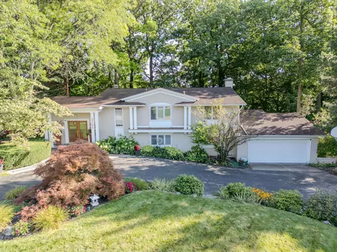 3131 Bloomfield Shore Dr, West Bloomfield, MI 48323