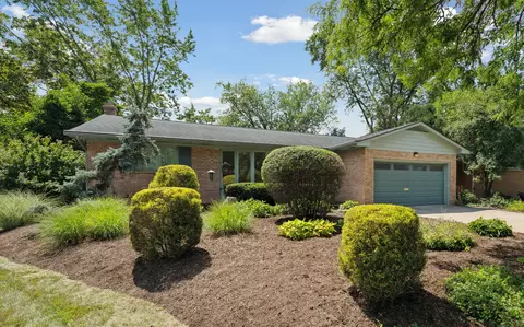 1724 Glastonbury Rd, Ann Arbor, MI 48103