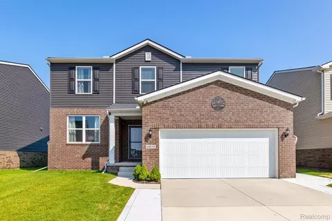 34513 Gresford Dr, Chesterfield, MI 48047