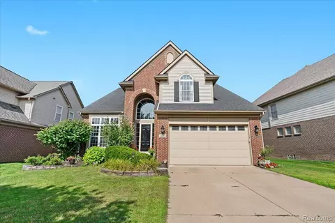 16401 Lincoln Dr, Northville, MI 48168