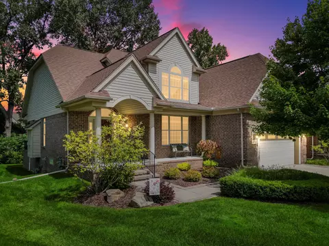 60113 Cherry Hill Dr, Washington, MI 48094