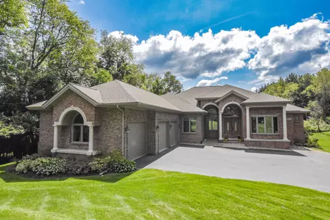 12574 Spencer Rd, Brighton, MI 48380