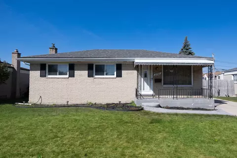 27747 Larry St, Roseville, MI 48066