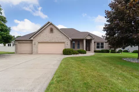 5449 Wyndemere Sq, Mundy, MI 48473