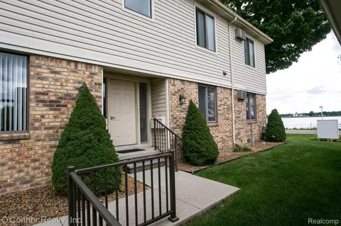 1700 River Rd #2, Marysville, MI 48040