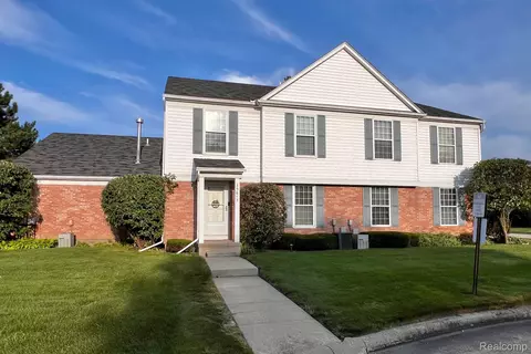 35615 Stillmeadow Ln, Clinton Township, MI 48035