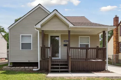 4233 Mildred St, Wayne, MI 48184