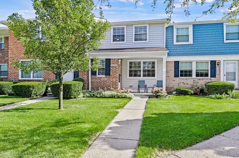 24523 Olde Orchard St, Novi, MI 48375