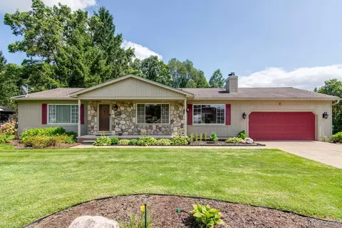 175 Fonro Dr, Brighton, MI 48114