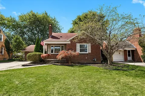 20300 Fleetwood Dr, Harper Woods, MI 48225