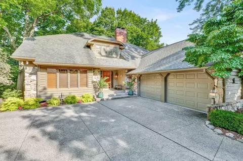 20180 Village Dr, Beverly Hills, MI 48025