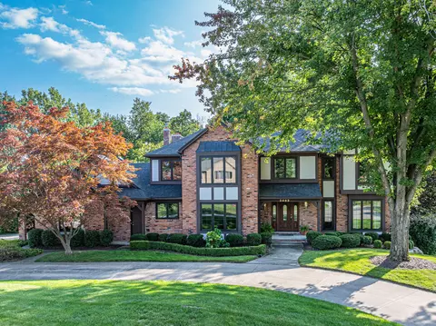 2463 Hunters Pond, Bloomfield Hills, MI 48304