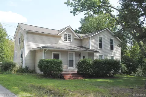 5004 Carroll Lake Rd, Commerce, MI 48382
