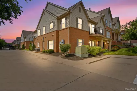 22244 Abbey Ln, Dearborn, MI 48124