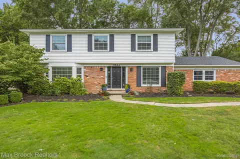 5562 Pebbleshire Rd, Bloomfield Hills, MI 48301
