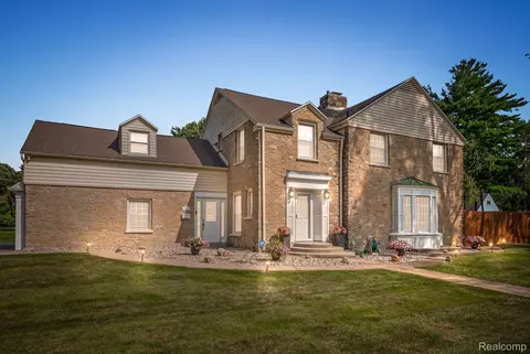 404 Superior St, Saginaw, MI 48602