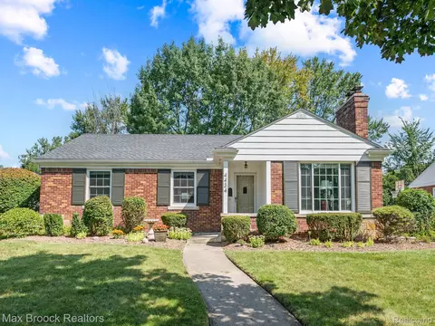4434 Samoset Rd, Royal Oak, MI 48073