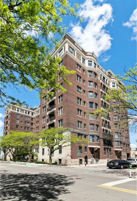 2900 E Jefferson Ave #C3, Detroit, MI 48207