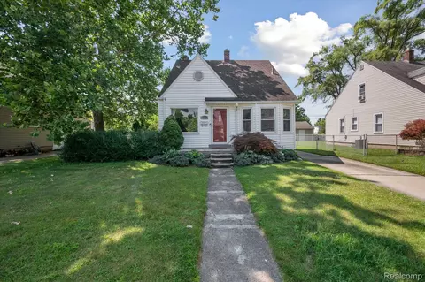 1445 W Saratoga St, Ferndale, MI 48220