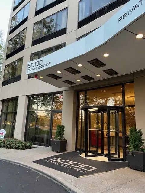 5000 Town Ctr #1606, Southfield, MI 48075