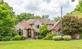 917 Knob Creek Dr, Oakland, MI 48306