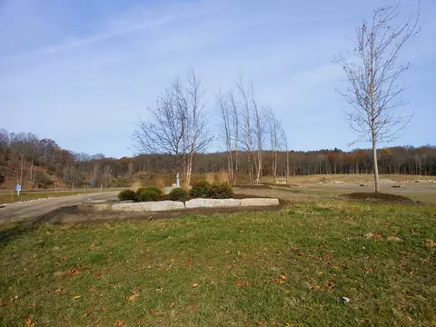 3 Park Ridge Rd, White Lake, MI 48386