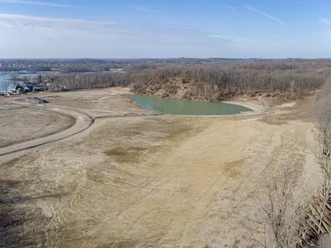 6 Park Ridge Rd, White Lake, MI 48386