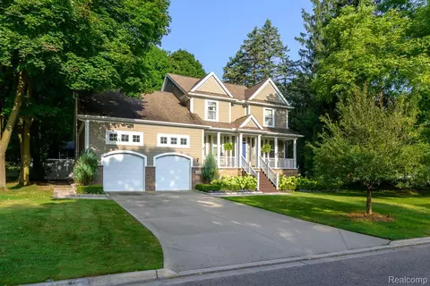 845 Novi St, Northville, MI 48167