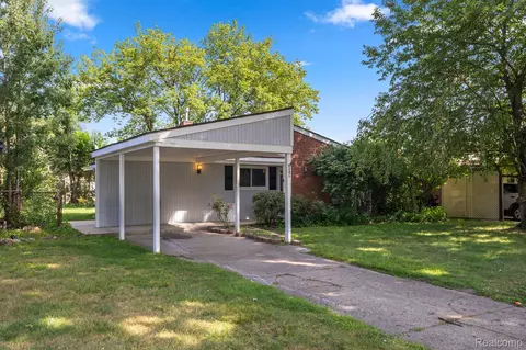 9341 Polk St, Taylor, MI 48180